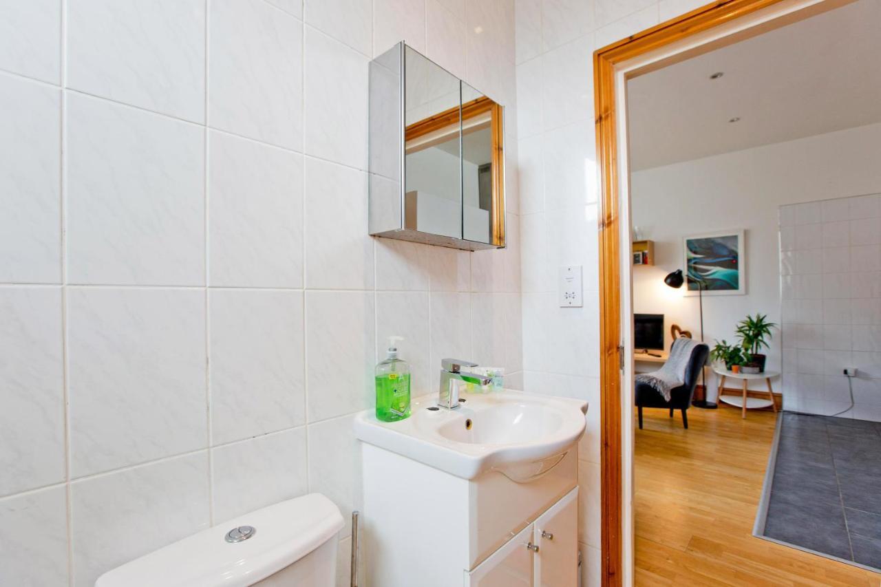 Comfortable Highbury Fields 1 Bedroom Apartment - Parking By Request London Ngoại thất bức ảnh